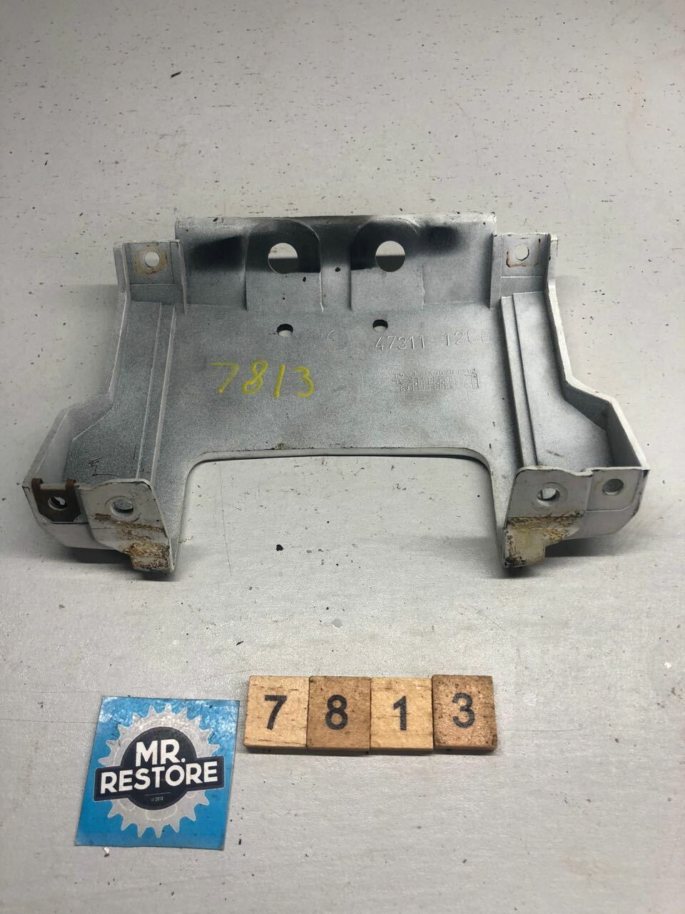 Suzuki RGV250 K REAR TAIL LIGHT COVER COWL 47311-12C0 OEM Genuine