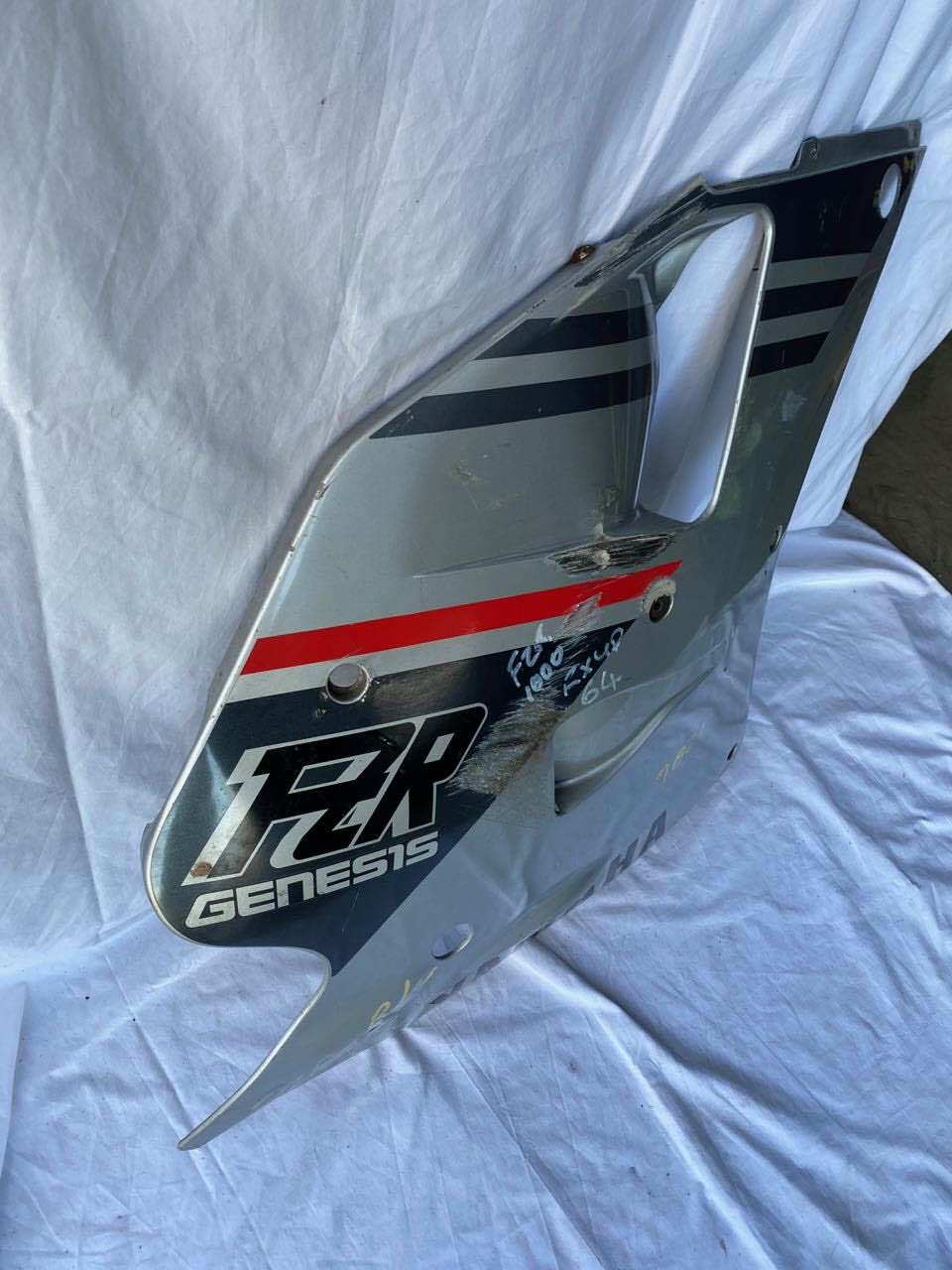 Yamaha FZR1000 EXUP R/H Side Panel - 3GM-2835K Silver