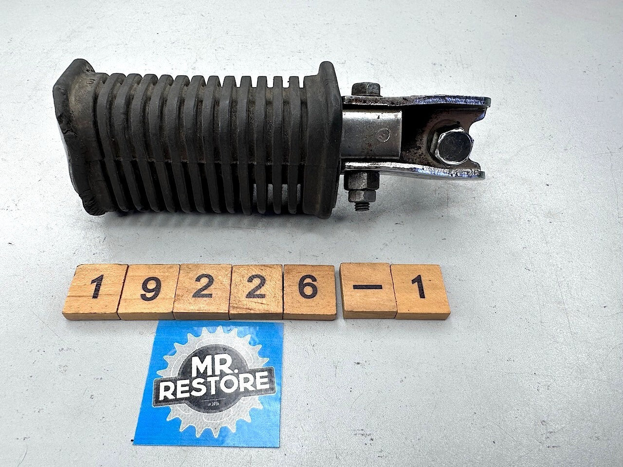 Suzuki GSX1100 GS1100 GS750 GS400 R/H Pillion Foot Rest Peg