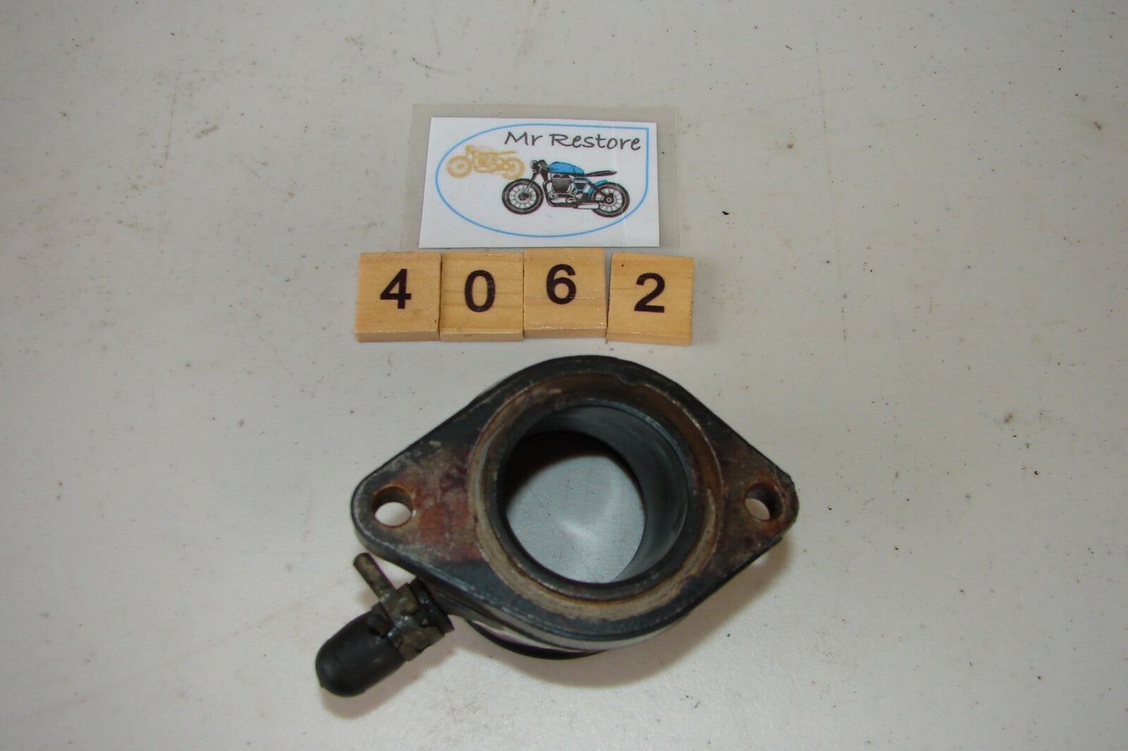 Yamaha XS400 RK Inlet Manifold Carb Holder with Vacuum Cap