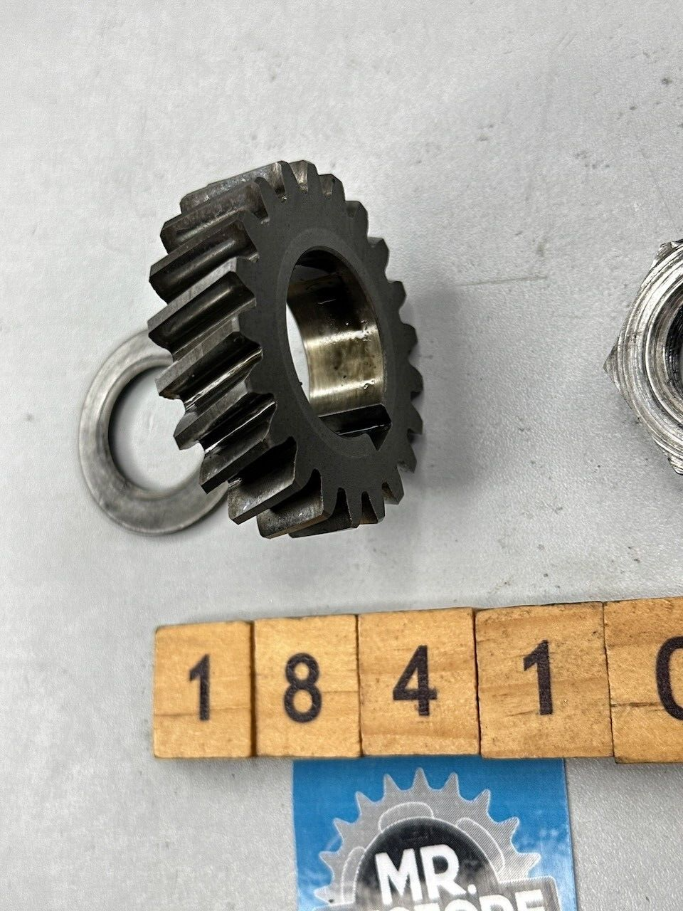 Suzuki GN250 DR250 GZ250 TU250 Primary Drive Gear 21111-38200