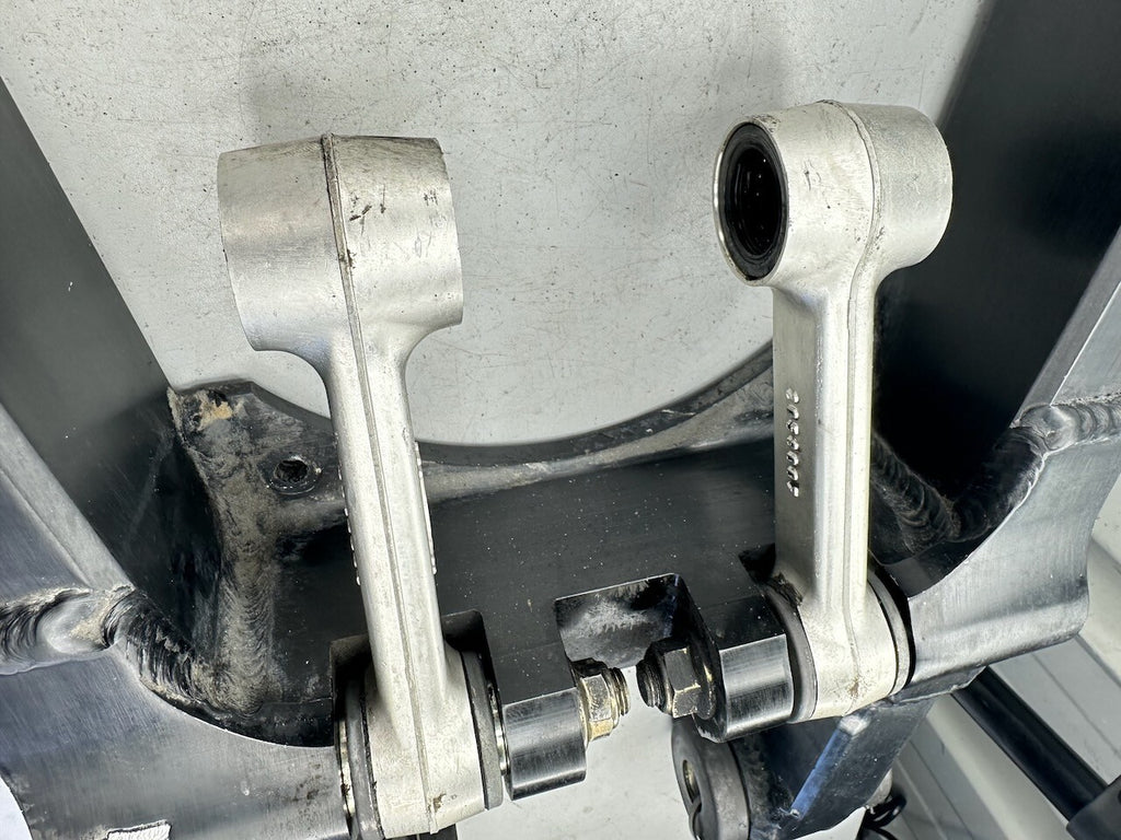Triumph Daytona Speed Triple T300 Sprint Trophy - Swingarm & Linkage