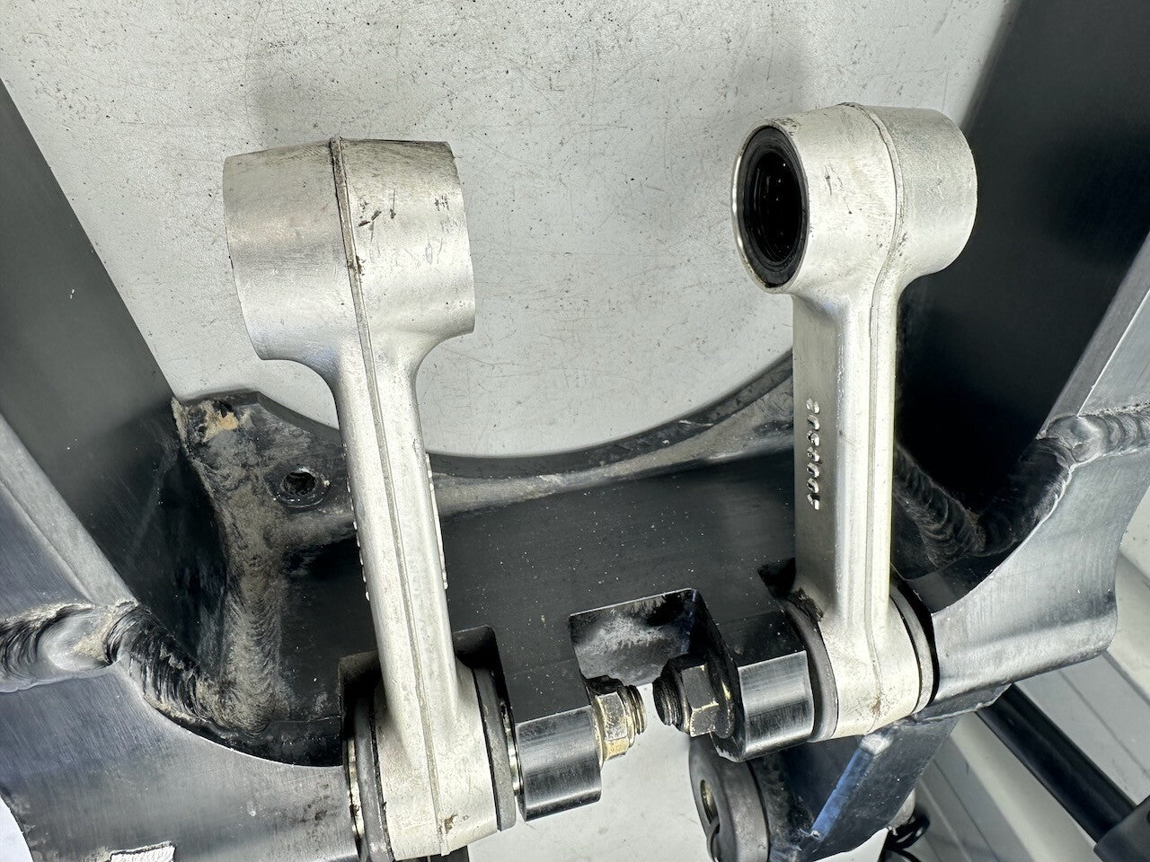 Triumph Daytona Speed Triple T300 Sprint Trophy - Swingarm & Linkage