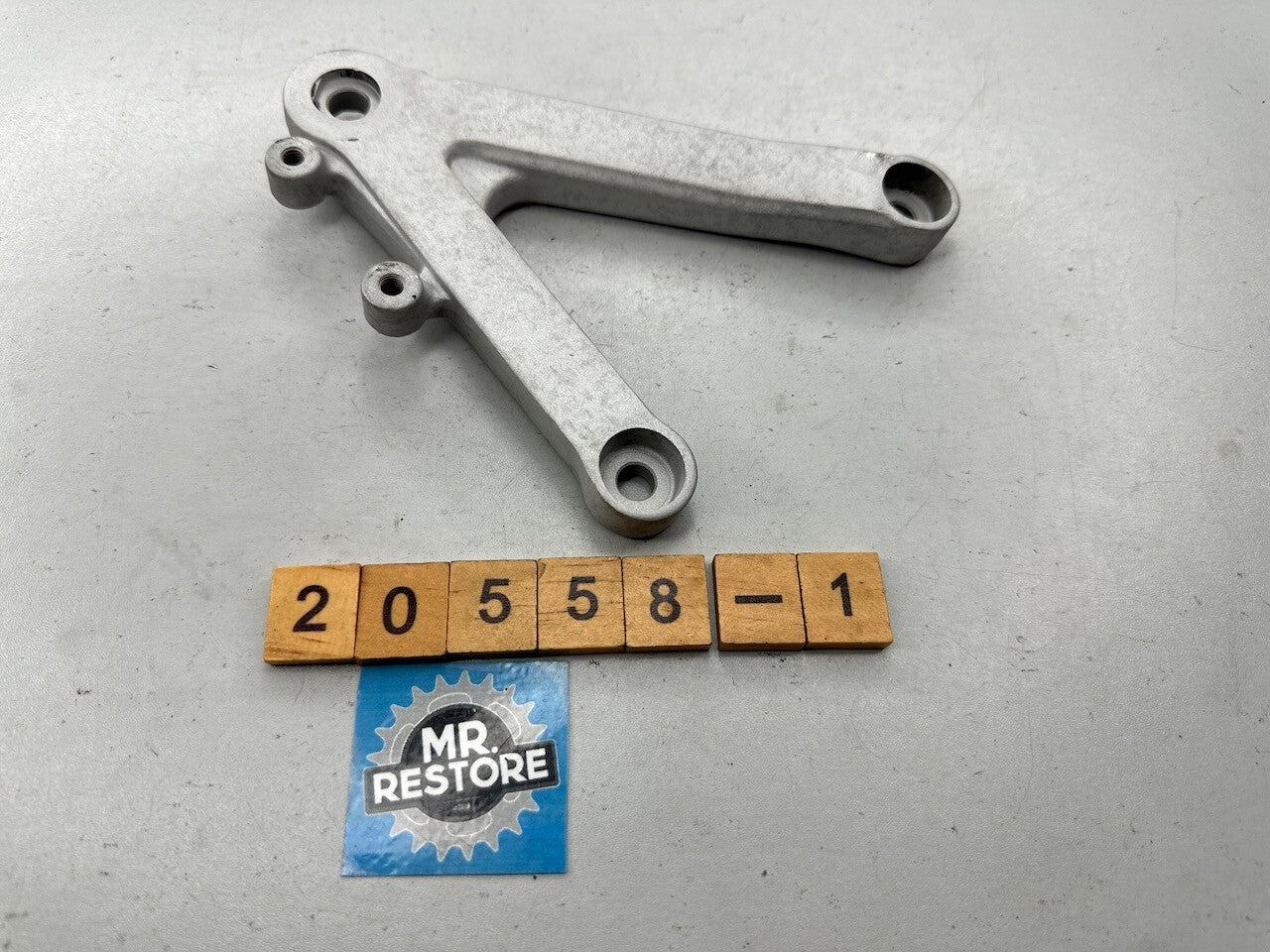 Honda CBR250RR MC22 L/H Footrest Foot Peg Bracket OEM 50700-KAZ
