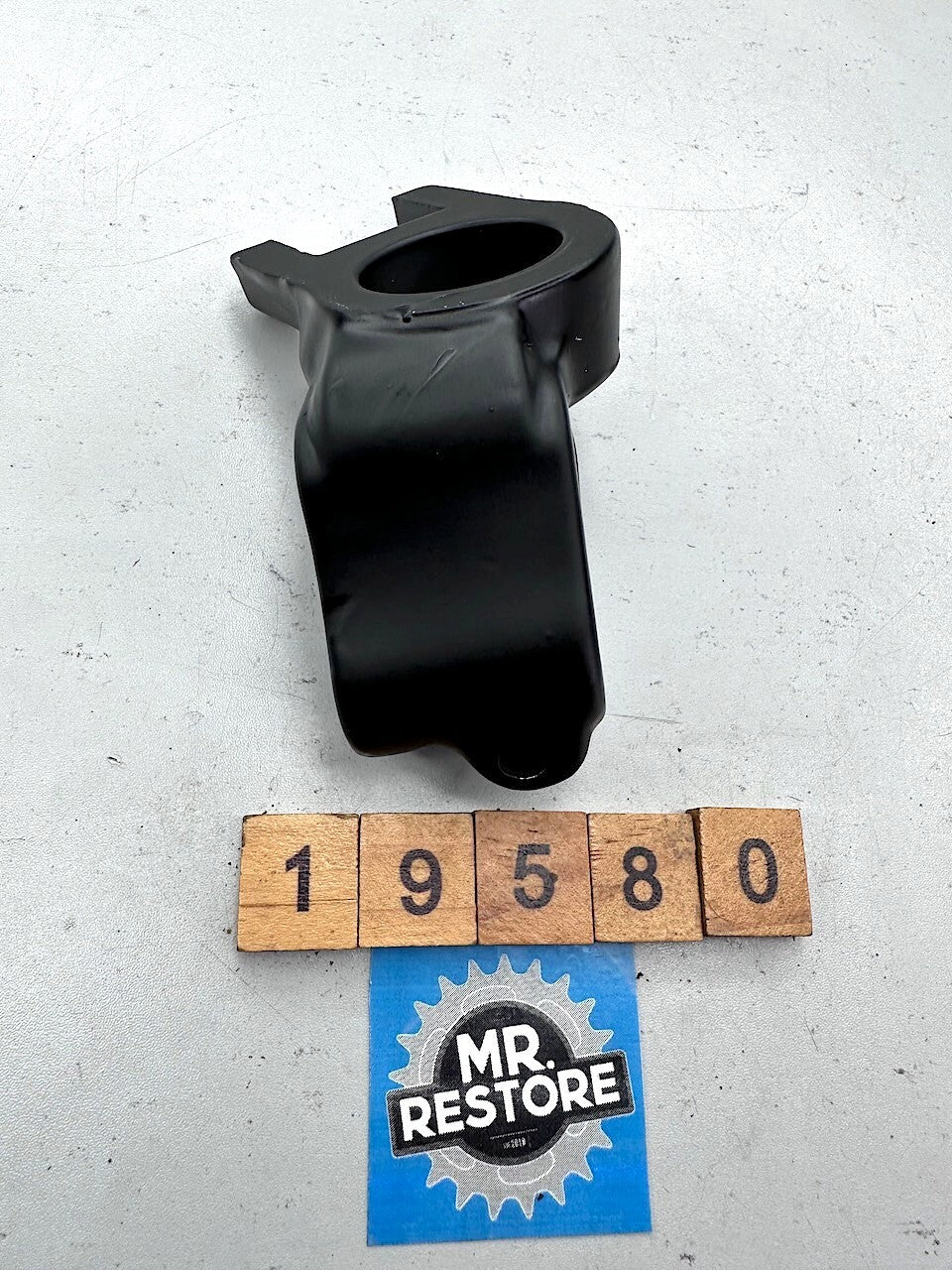 Kawasaki GPZ1100 32mm R/H Handlebar Holder - Repainted