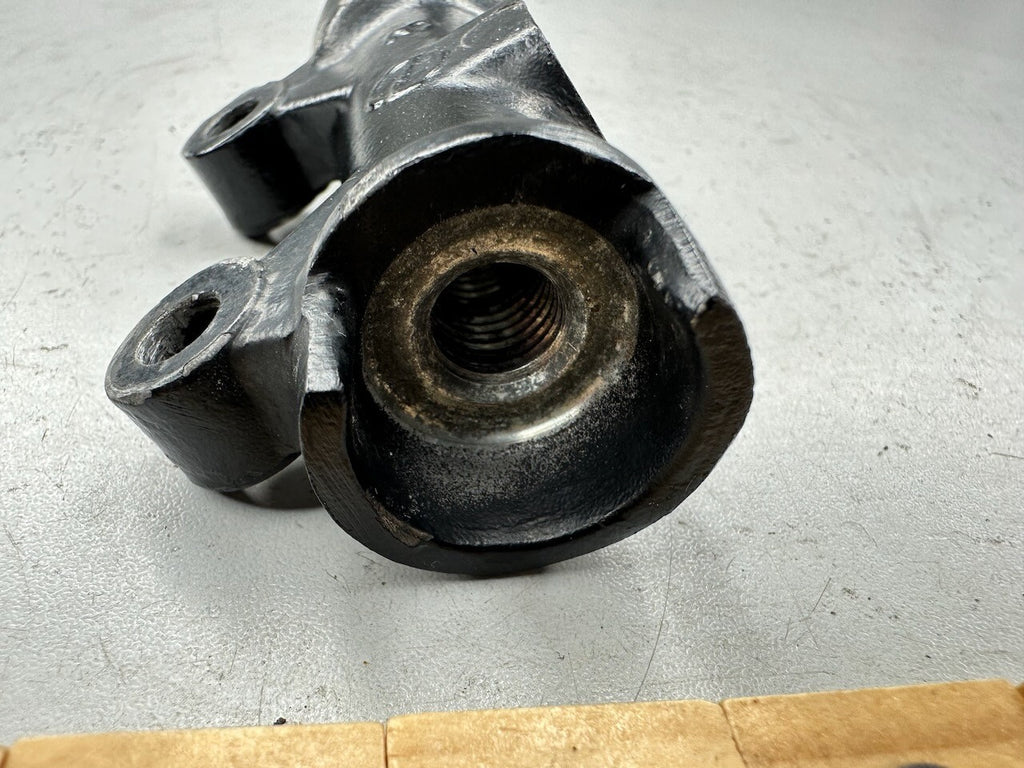 Triumph Daytona Speed Triple Sprint Trident Trophy - Front Brake Hose Joint