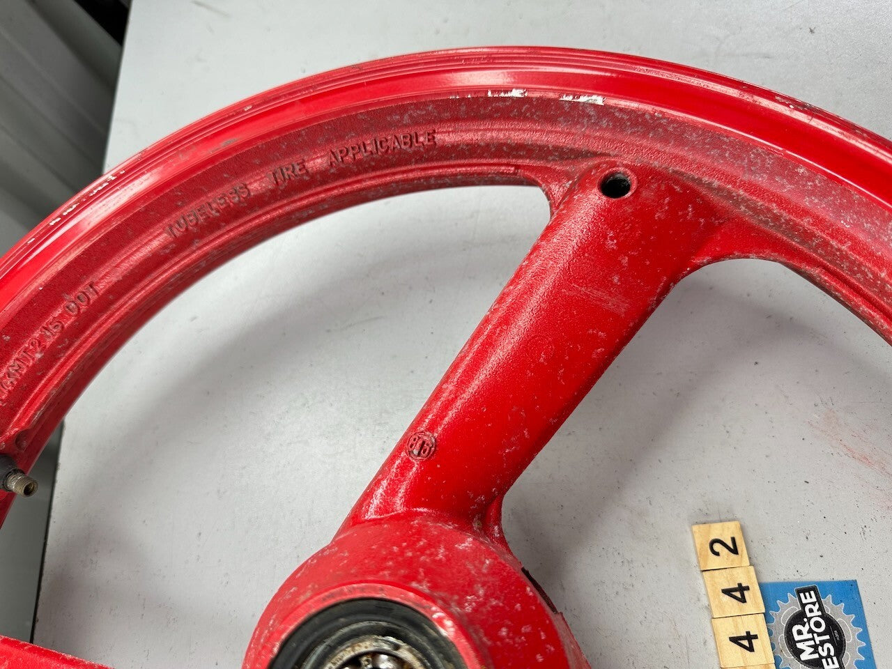 Yamaha TZR250 1KT 2MA Front Wheel 17 x 2.15 (F-33)
