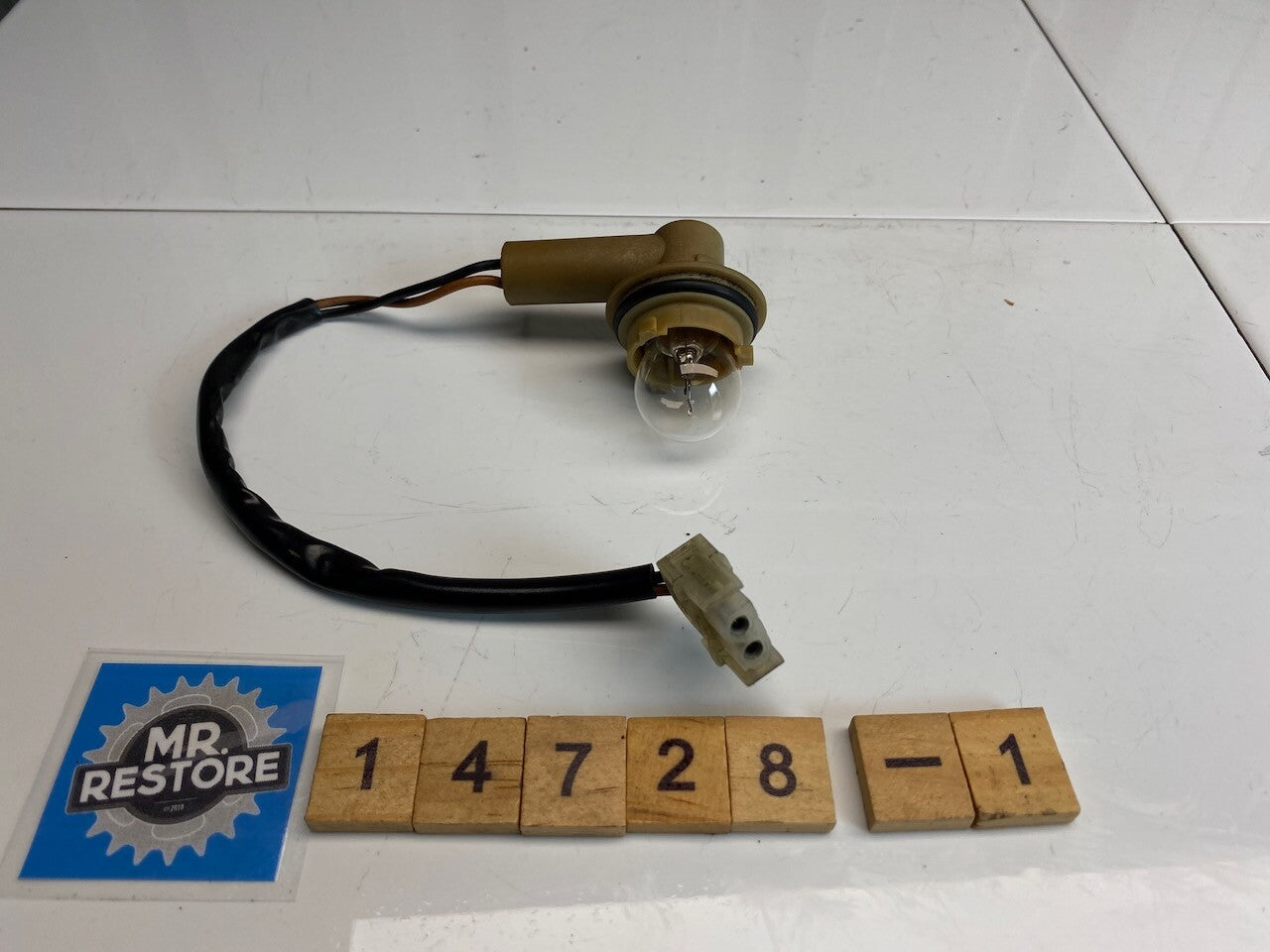 BMW R1100S 259S Indicator Bulb Holders 1998-05 - 63132306841