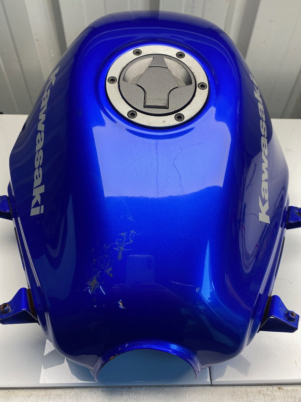 Kawasaki EX250 Ninja 250 Fuel Tank & Cap (no key) 2010-2011 (DAMAGED)