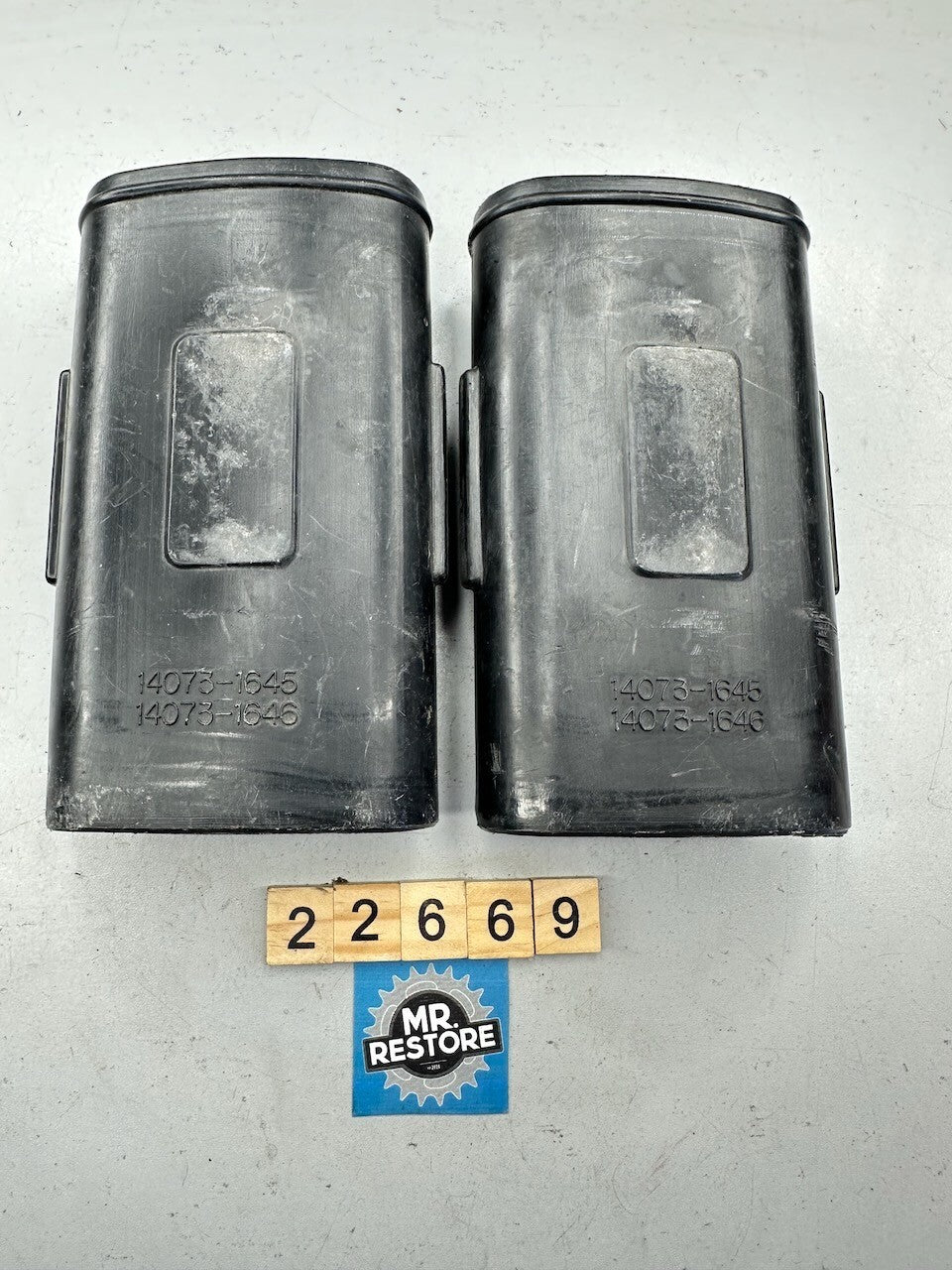 Kawasaki ZX750 ZX7R 1996-03 Pair of Air Box Cleaner Ducts 14073-1645 14073-1646