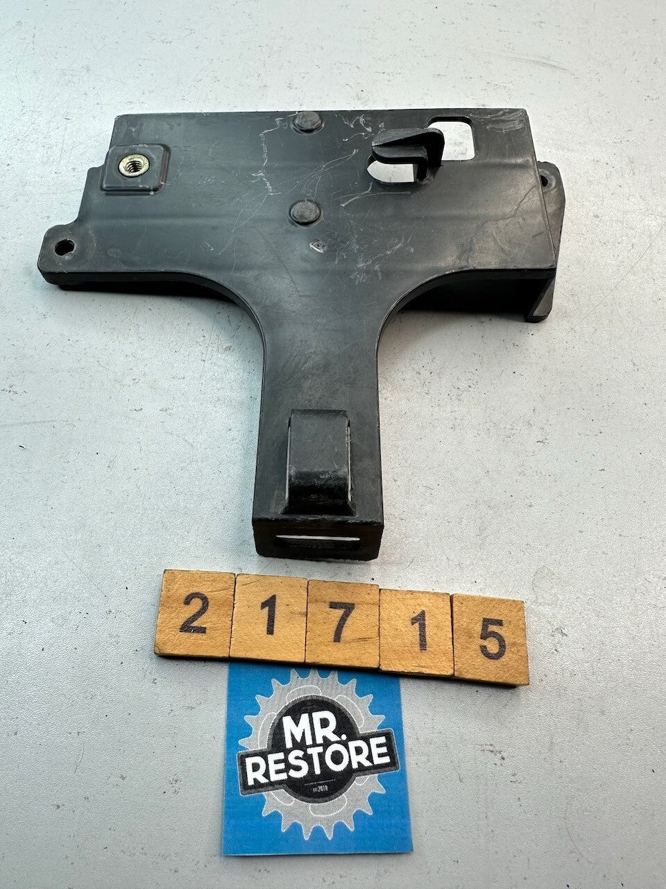 Yamaha FJ600 XJ600 Battery Box Lid 33M-28185