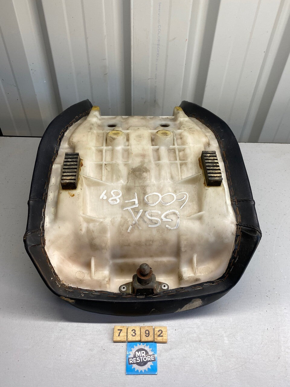 Suzuki GSX600F Riders Seat 1989 45111-19000