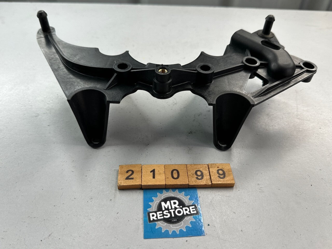 BMW R1150GS Instrument Carrier Bracket 46632328685