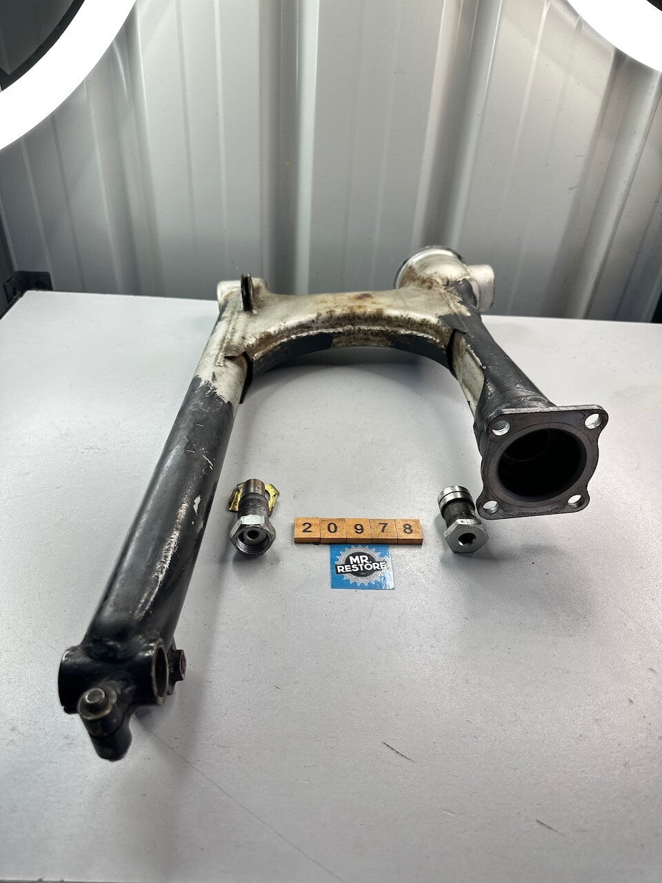 Yamaha XV1100 XV1000 XV750 XV700 Virago Swingarm & Bolts 1RM-22110-00-35