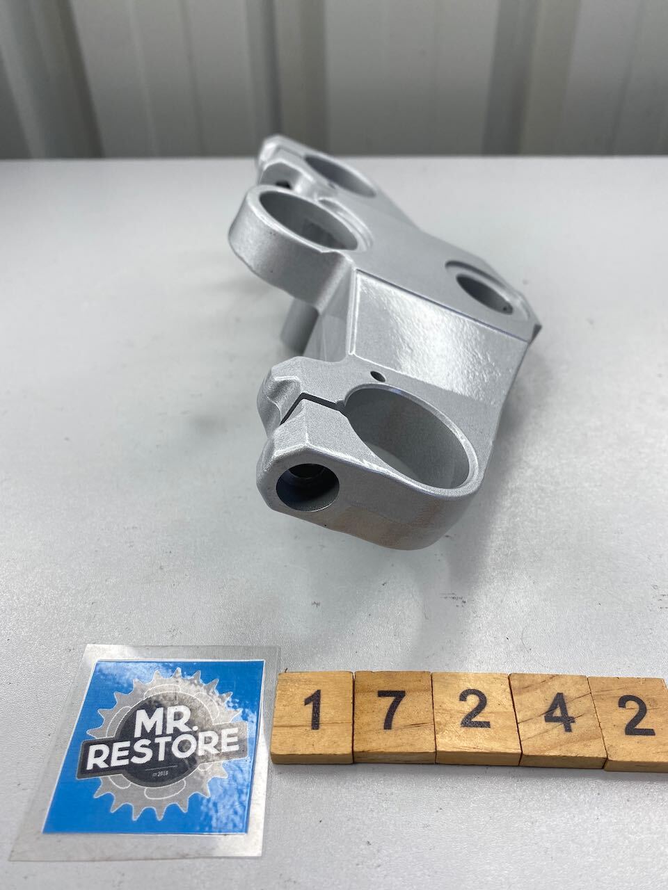 Yamaha FZR250 2KR Top Fork Clamp Crown Handle 2KR-23435 (Painted)