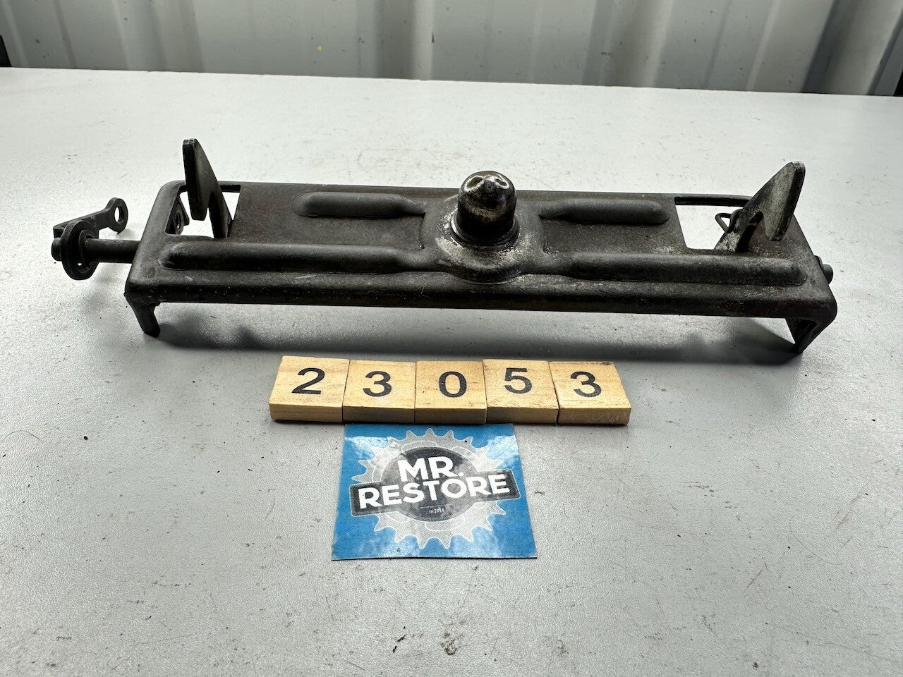 Suzuki GS650 Katana '81-83' GS550 '82' Seat Latch Clamp 45220-34302