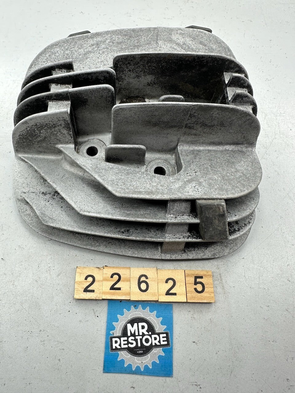 Yamaha IT175J IT175K 1982-83 OEM Cylinder Head (5X8) 5X8-11111-00