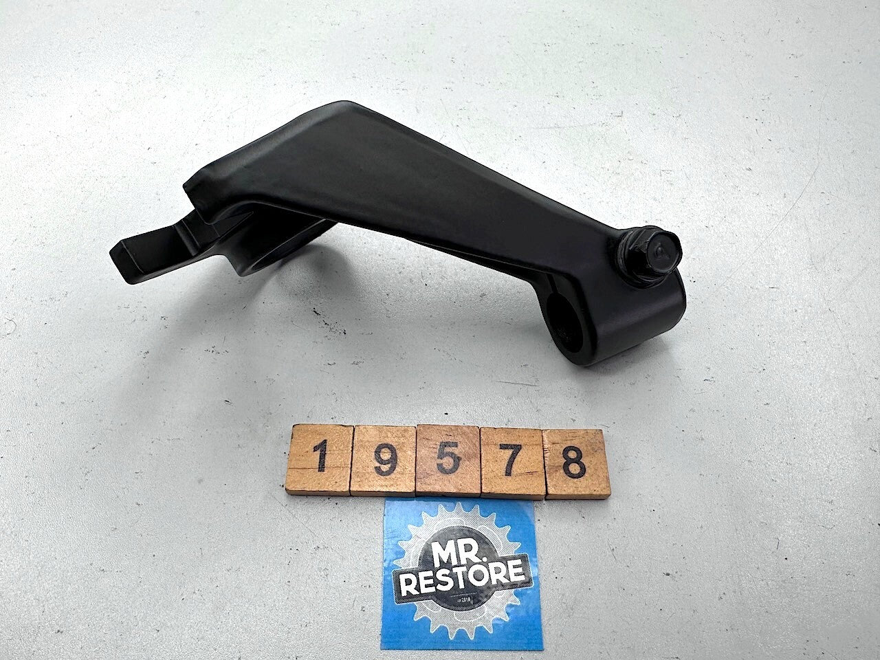 Kawasaki GPZ1100 "81/82" GPZ750 "82" L/H Handlebar Holder - Repainted 46012-1020