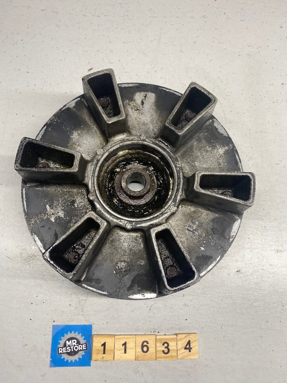Kawasaki GPZ900 ZX900 Sprocket Carrier Rear Hub 42033-1110