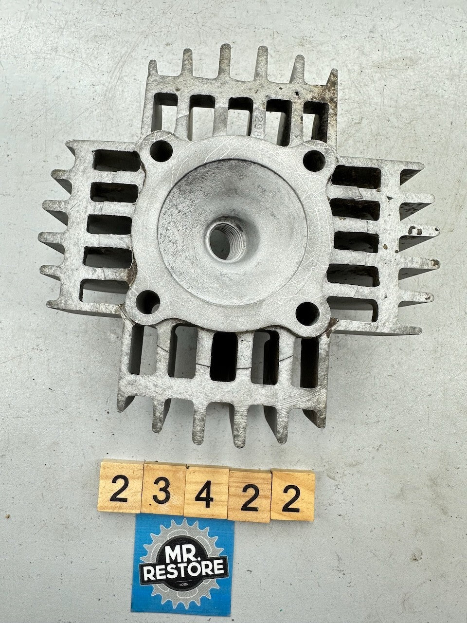 Yamaha V70 U7E LB80 Cylinder Head 440-11111