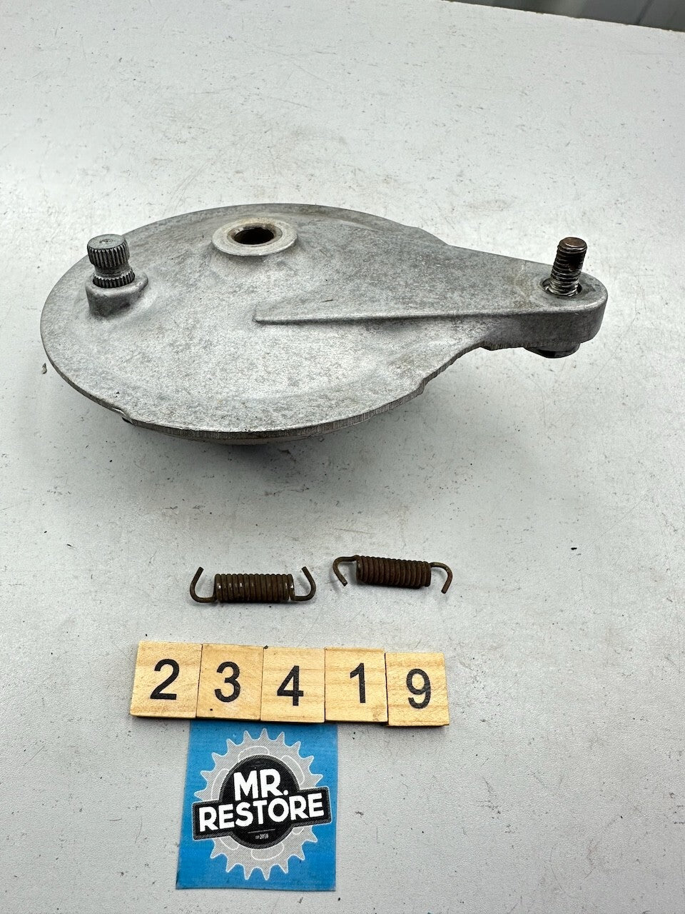Yamaha U5E YGS1 MG1T MJ2 V90 V80 V70 Rear Brake Shoe Plate 102-25321