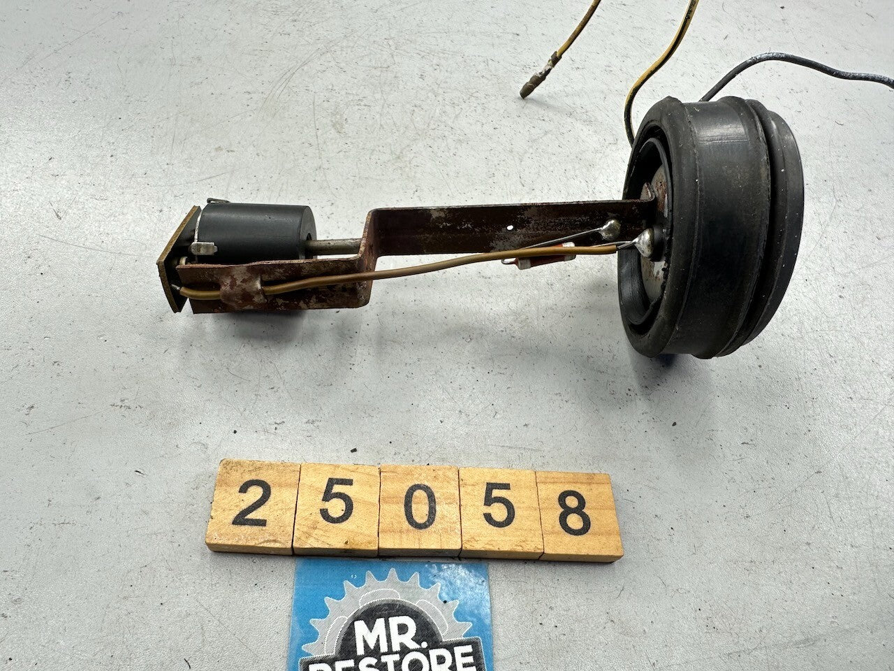 Suzuki LJ50 Two Stroke Level Sender Gauge (tested)
