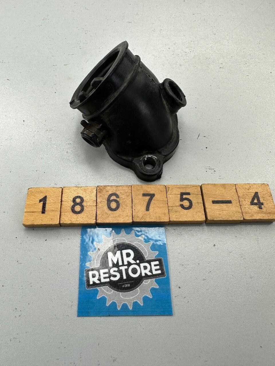Kawasaki KR250A 1984-1986 Tandem Twin Intake Carb Holder Manifold 16065-1126
