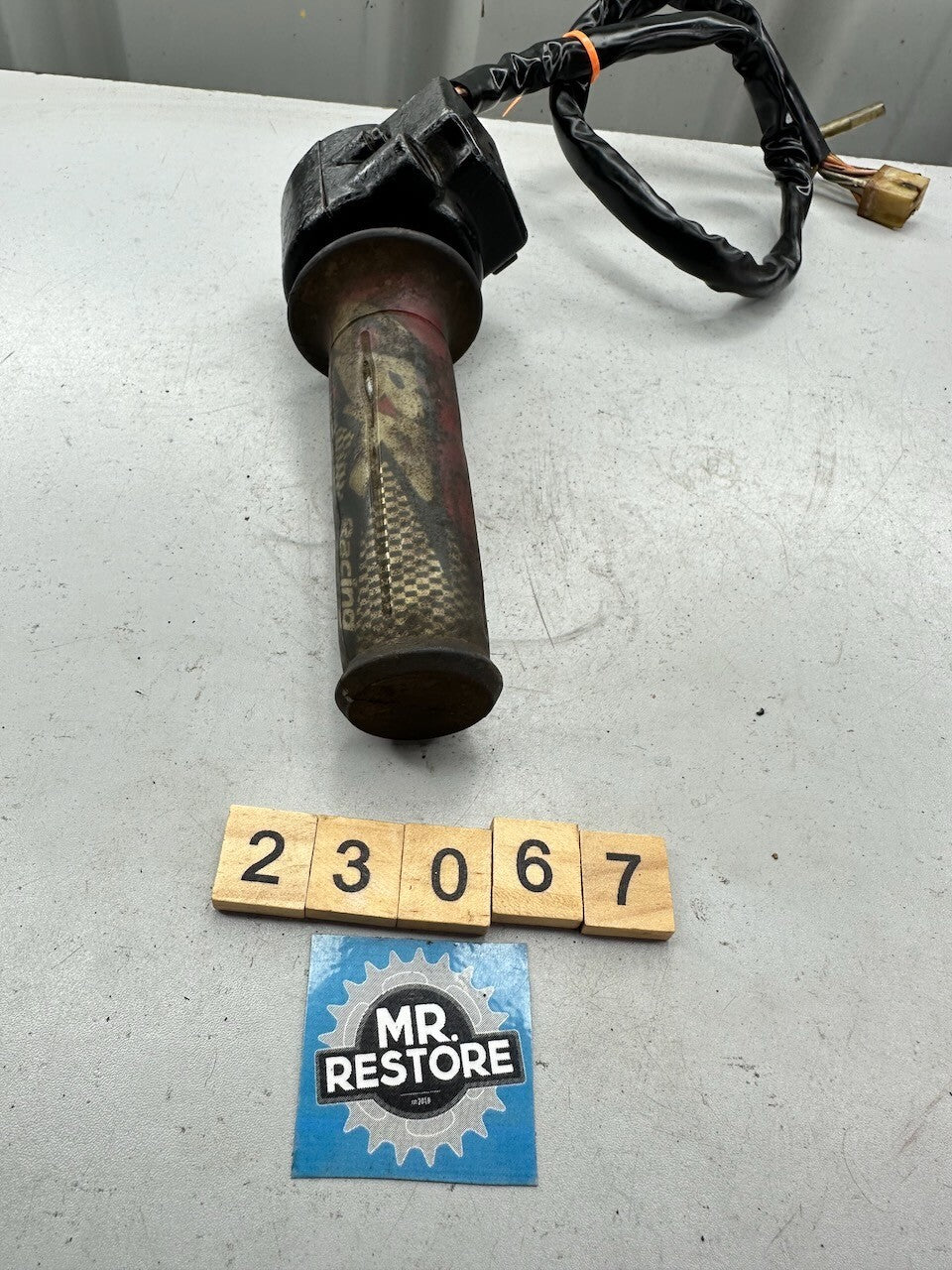 Suzuki GS650 Katana Right Handlebar Switch & Throttle Tube