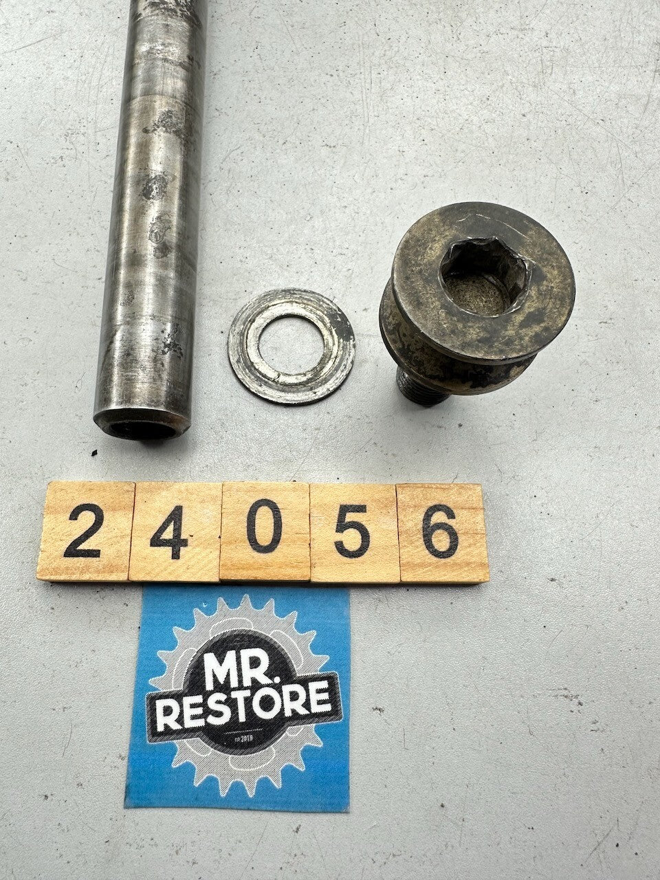 Triumph Speed Triple T300 - Rear Wheel Axle Spindle & Spacer