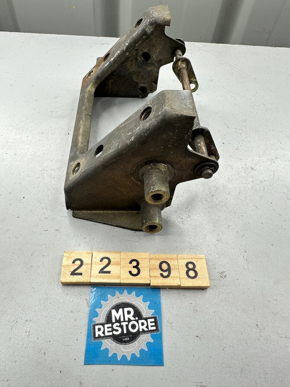 Kawasaki GPZ1000RX ZX1000 1986-88 Tail Grip Bracket 11044-1172