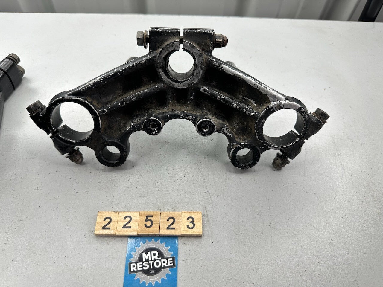 Yamaha XJ650 1982 Triple Tree Fork Clamp 16G-23340  16G-23435-00-98