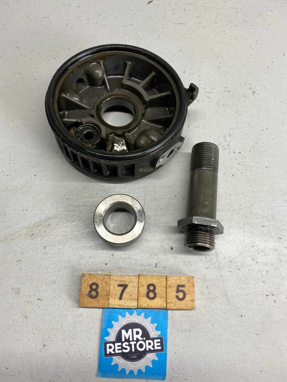 Yamaha XJ900S Diversion Oil Filter Adapter Plate & Union Bolt 4KM-13461