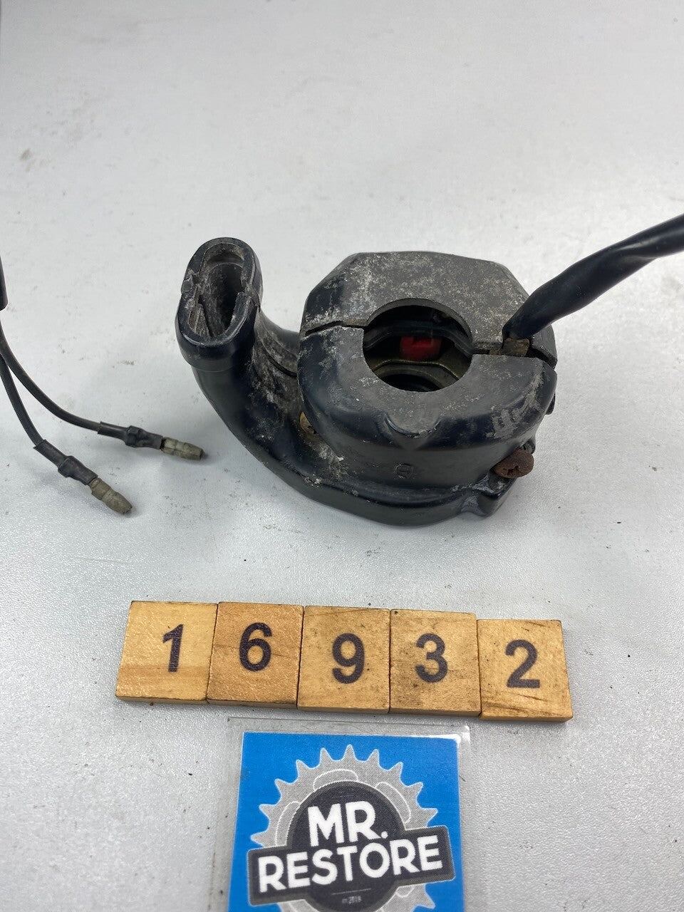 Yamaha XT600 XT500 XT225 TTR225 R/H Handlebar Switch & Throttle 