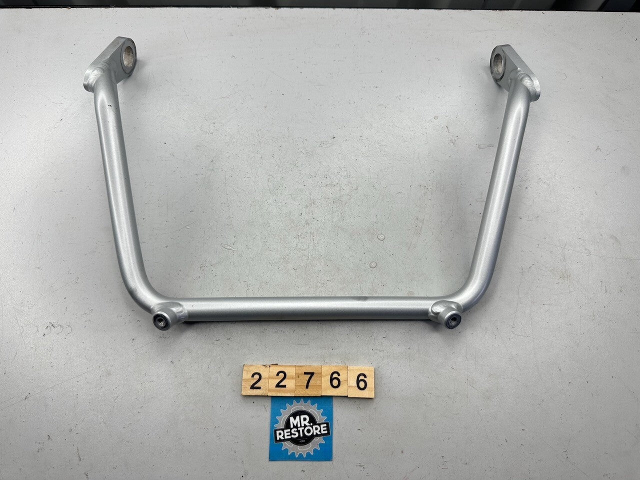 BMW R1200GS ADV '05-13' Windshield Screen Bracket 46637694395