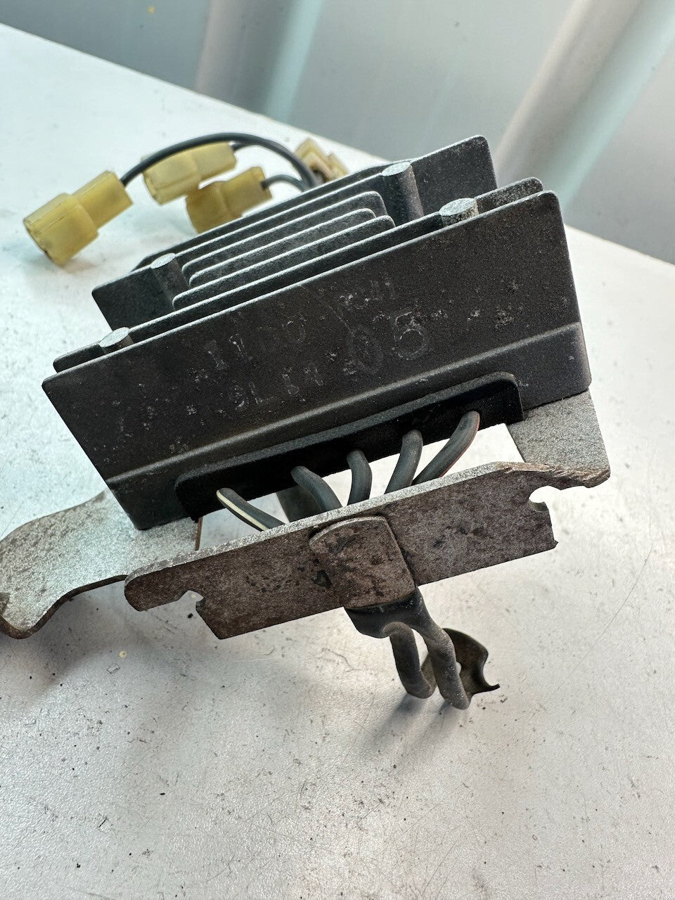 Suzuki GSF250 Bandit DRZ250 DR250 Regulator Rectifier 32800-13E10