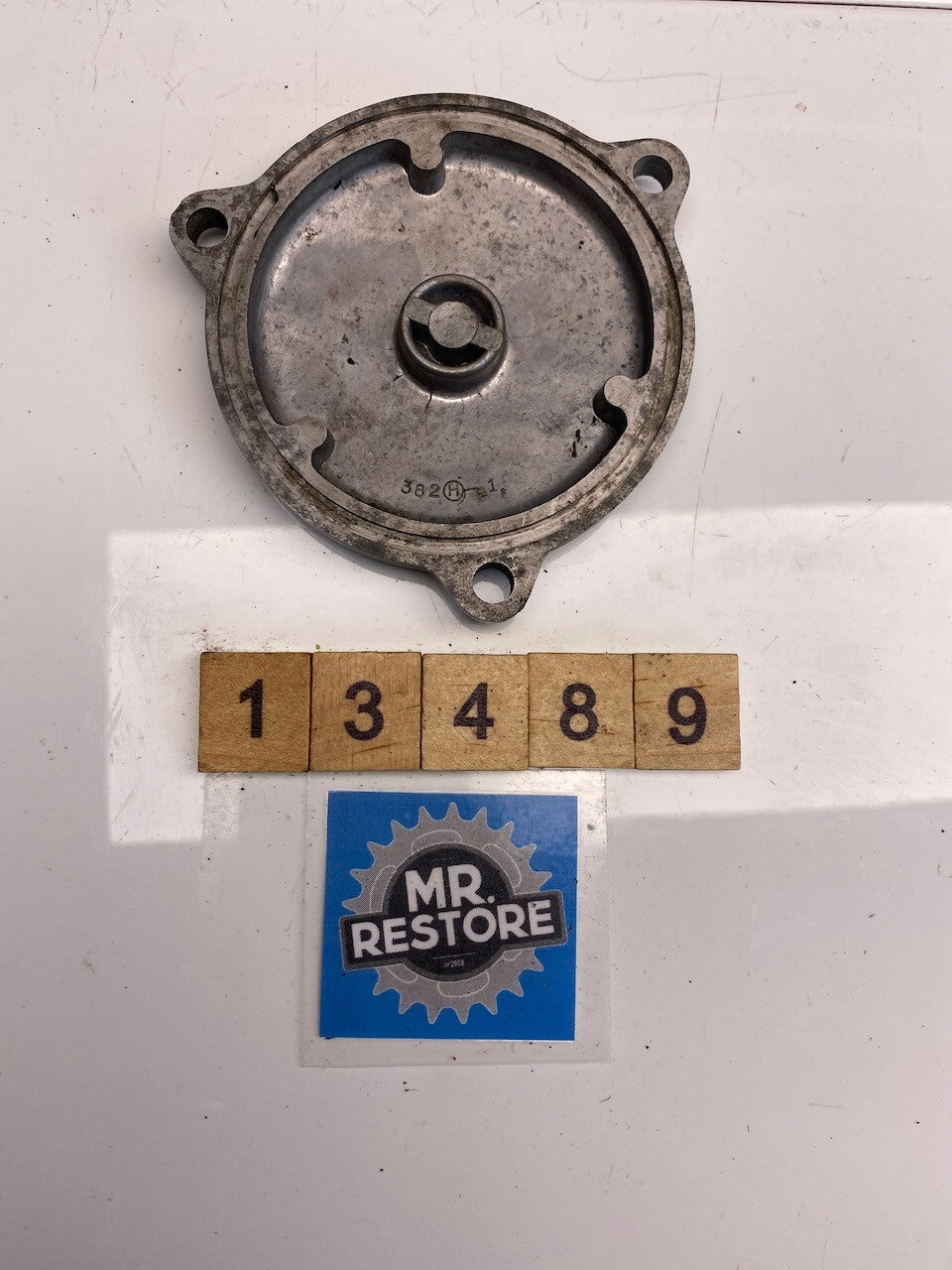 Suzuki DR250 OEM Oil Filter Cover