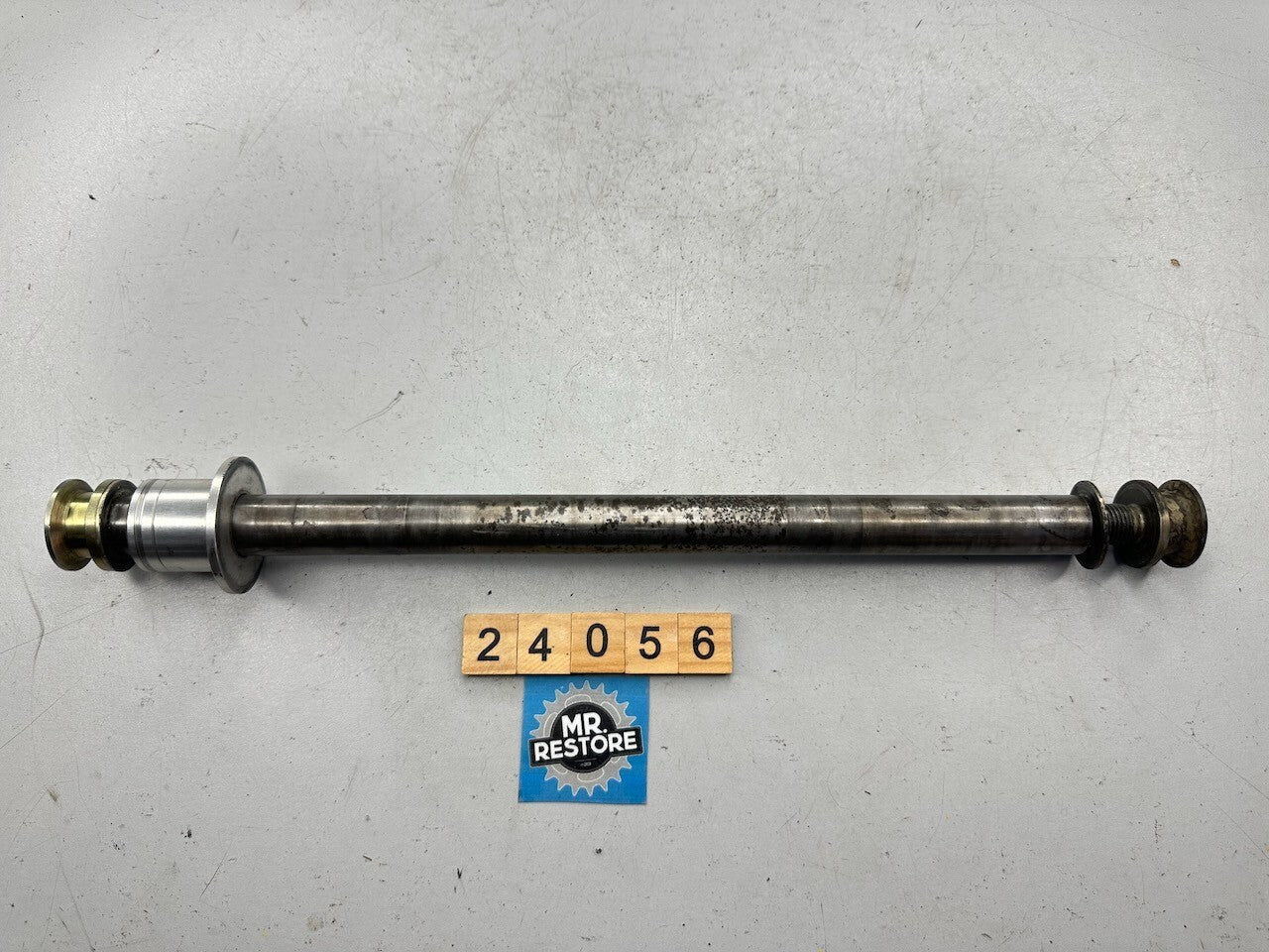 Triumph Speed Triple T300 - Rear Wheel Axle Spindle & Spacer
