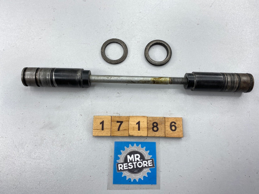 BMW R1150GS R1100GS R1150RS R1150RT R1150R R1100R Centre Stand Axle & Bolts