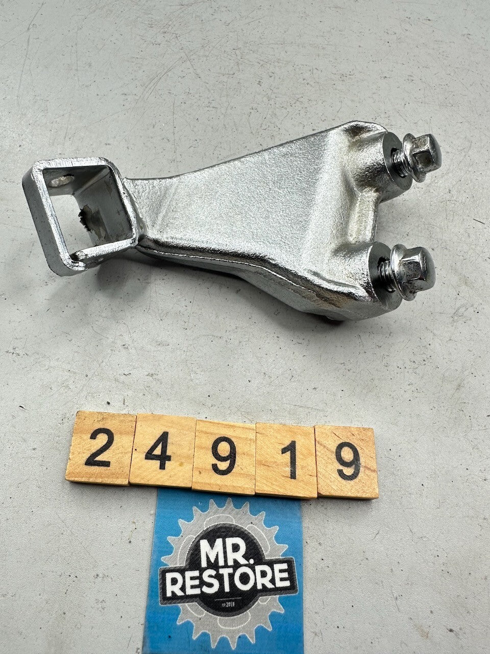 Yamaha V-Max 1200 VMX12 Front Left Foot Rest Peg Bracket & Bolts