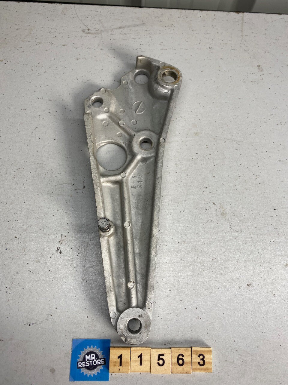 Suzuki GSX400 GSX250 GS450 R/H Muffler Bracket 43811-44110