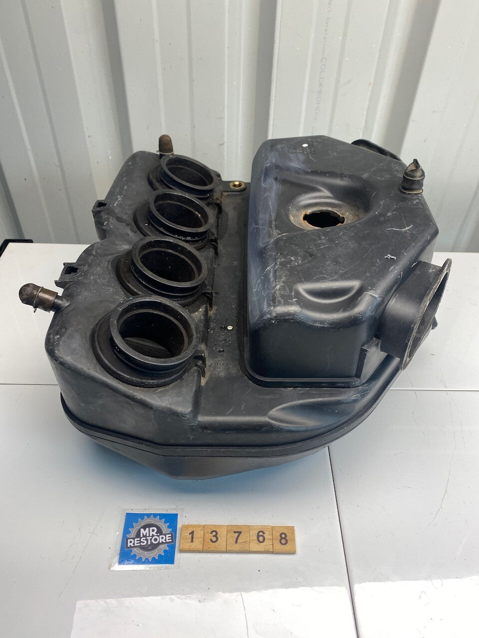 Suzuki GSXR750 W/X Air Cleaner Box & Ducts 13700-33E50