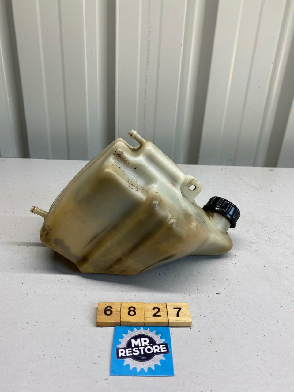Kawasaki GPZ900R GPZ750R ZX900 Coolant Reservoir Bottle 43078-1053