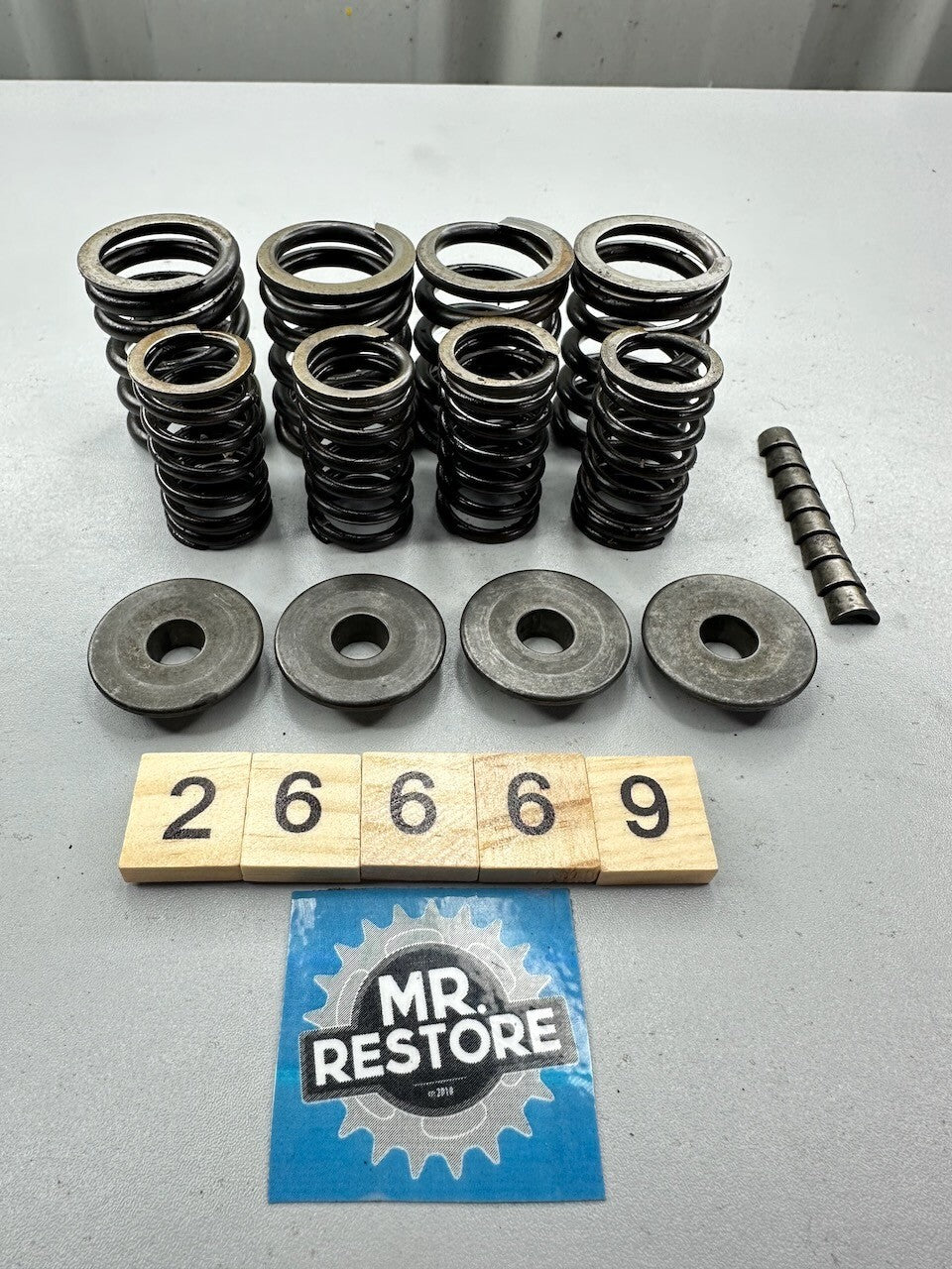 Yamaha XS360 XS400 H Valves Springs & Retainers