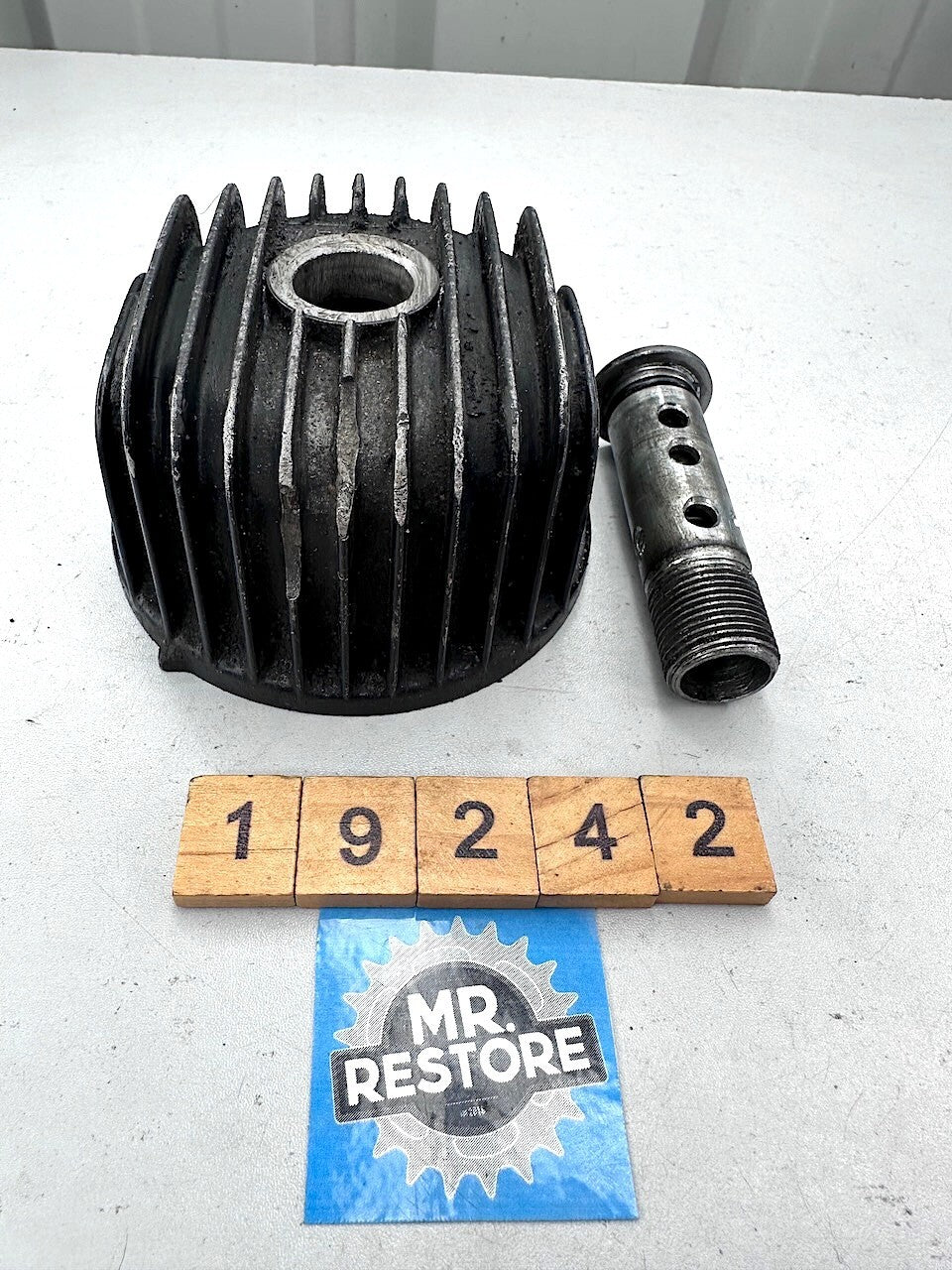 Yamaha XJ900 XJ750 XJ650 FJ600 FZ600 Oil Filter Element Cover & Bolt