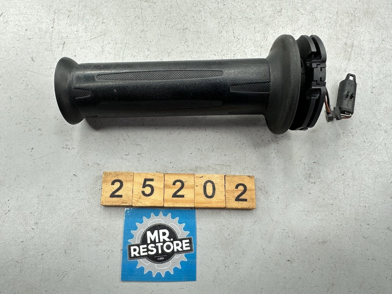 BMW K1300R K1300S K1300GT F800GS F800R G700GS Heated Throttle Grip 61317708228