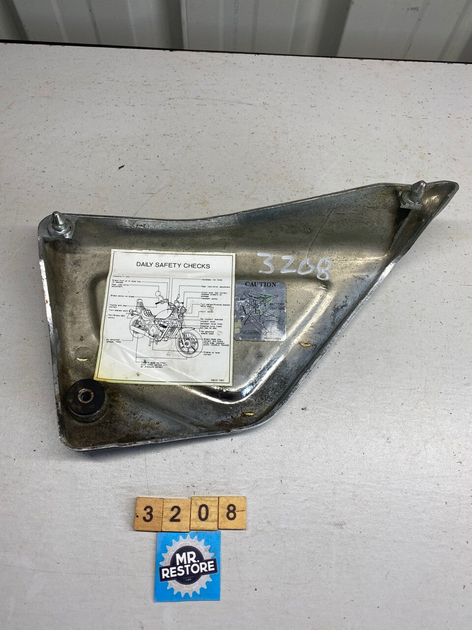 Kawasaki LTD450 L/H panel 36001-1282