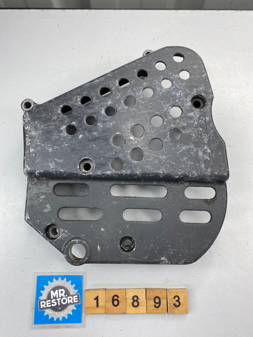 Suzuki GSXR750 J K L Engine Sprocket Cover 11361-17C0 or 11361-17C02