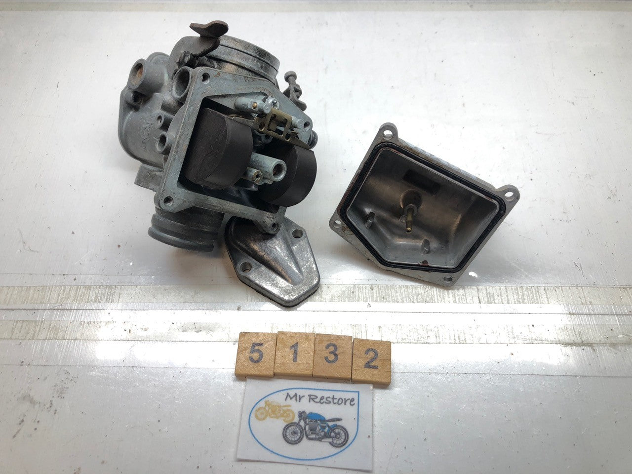 Keihin 27mm (Honda?) Pair of Carburettors Carb Classic Vintage Motorcycle VMX