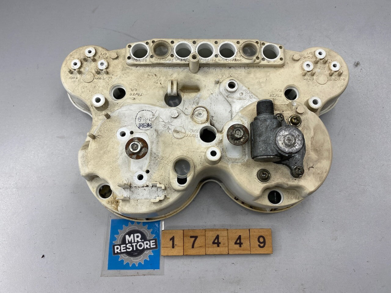 Kawasaki ZX10 Speedometer & Case KMH - Tested - Only showing 8,000ks 25001-1730
