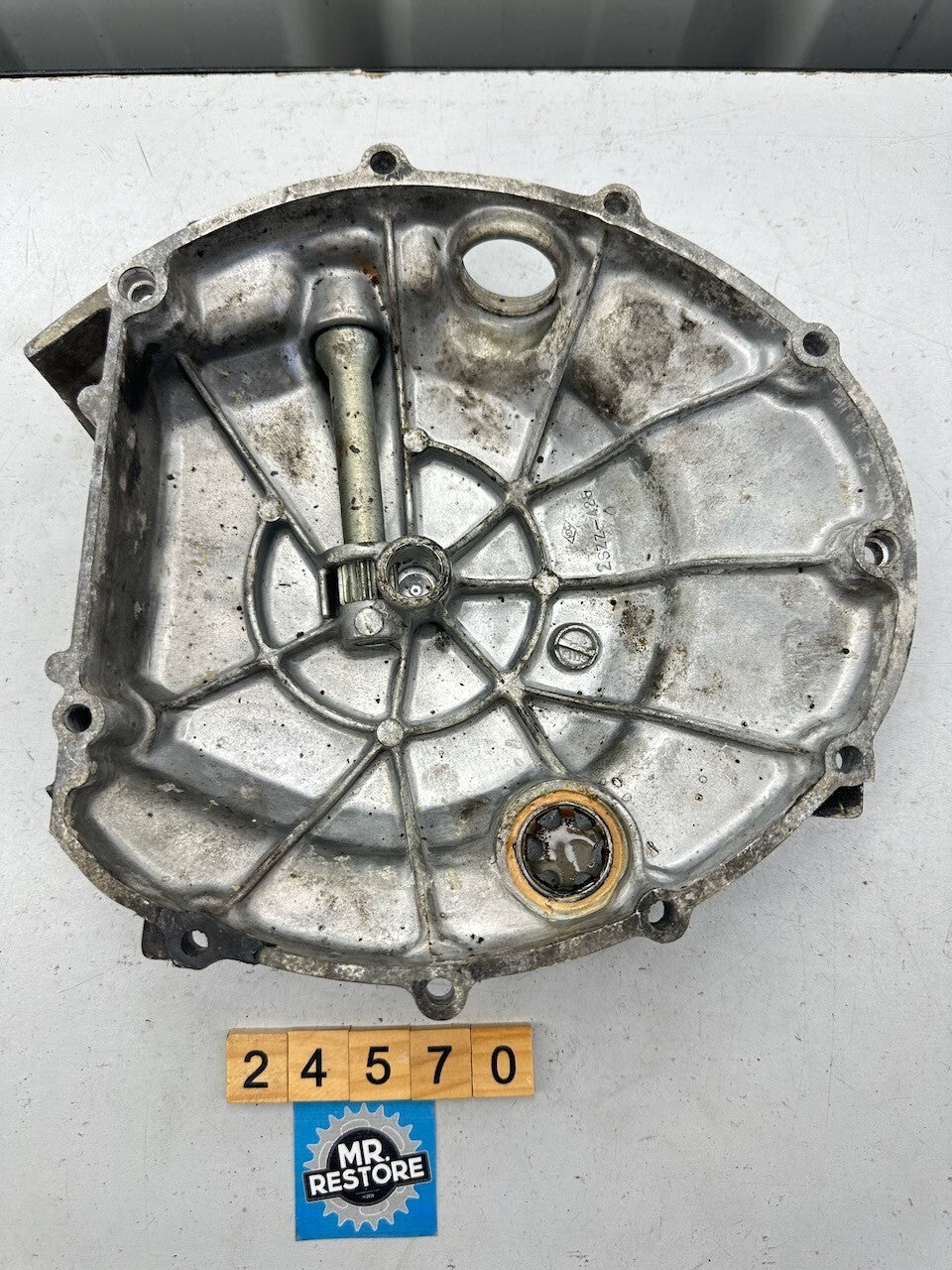 Suzuki GSX400 F Clutch Cover, Pinion & Lever